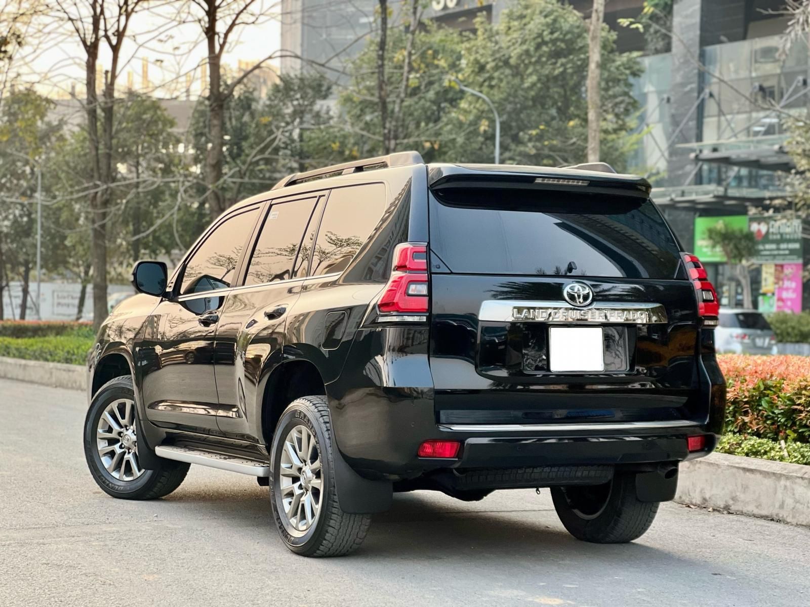 Toyota Land Cruiser Prado 2020 - Màu đen, nhập khẩu