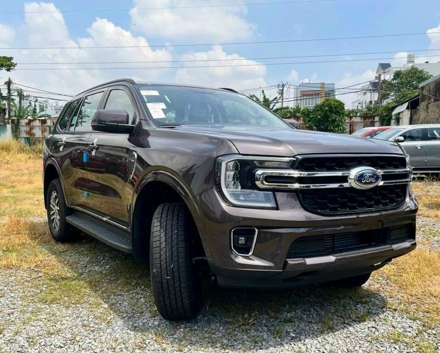 Ford Everest 2023 - Giao ngay trong tháng - Tặng gói phụ kiện đầy đủ theo xe