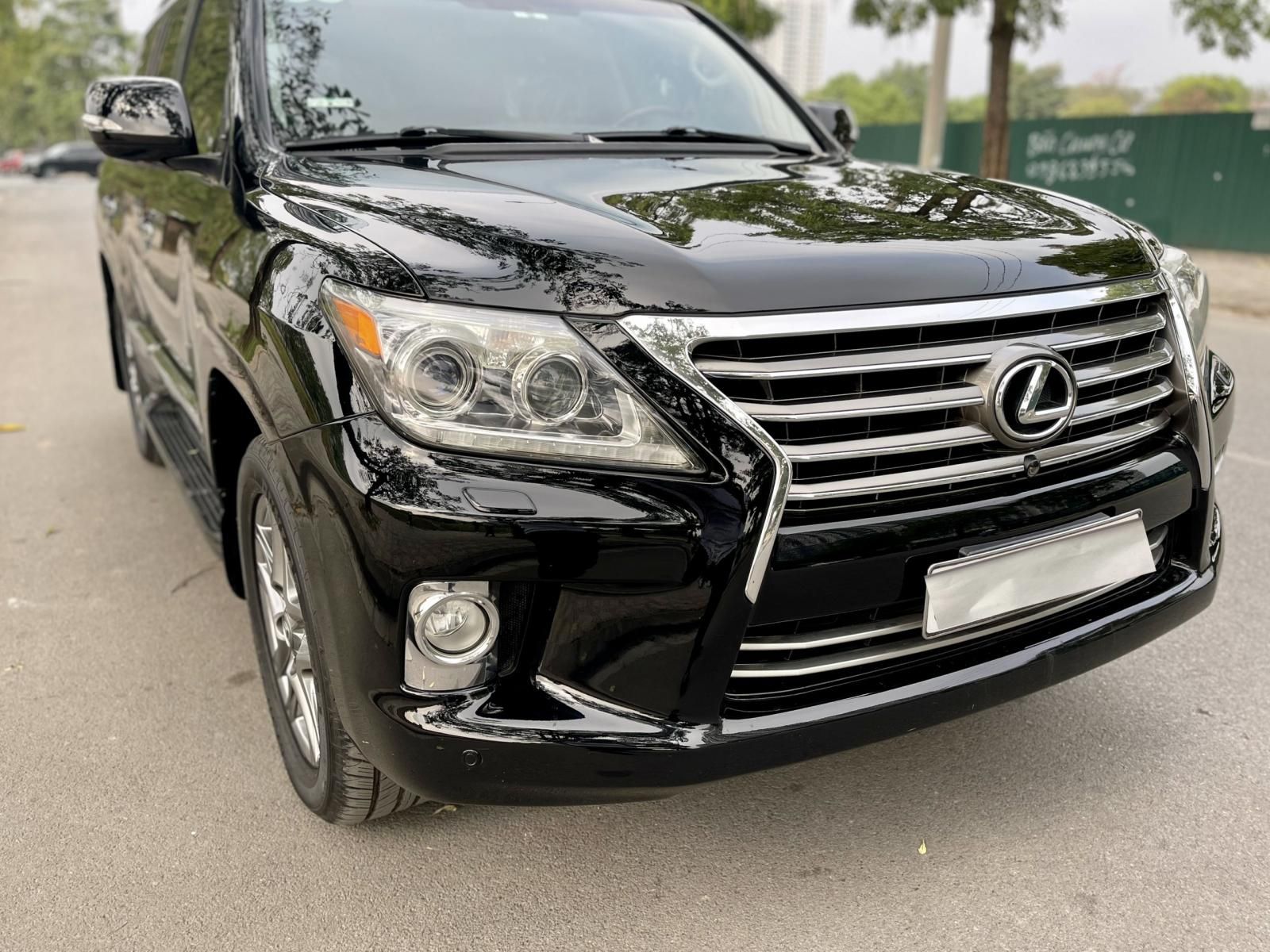 Lexus LX 570 2012 - Màu đen, xe nhập