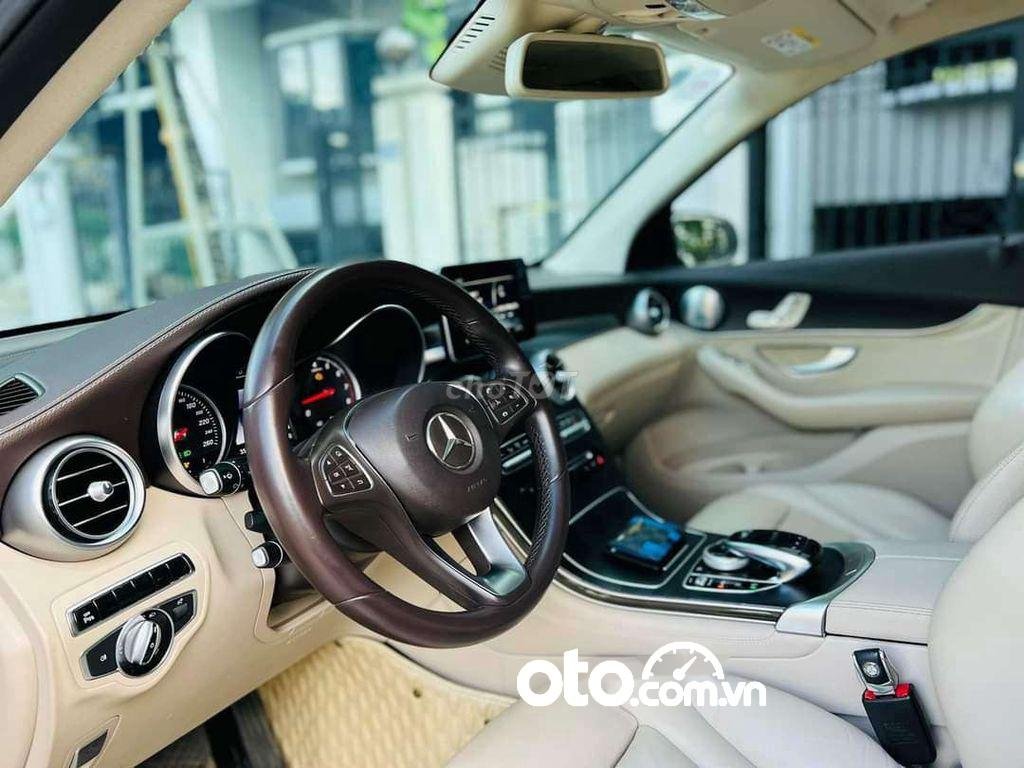 Mercedes-Benz GLC 𝗚𝗟𝗖𝟯𝟬𝟬 𝘀𝘅 2016 𝟰 𝗺𝗮𝘁𝗶𝗰 Đen,Kem,1. tỷ 2016 - 𝗚𝗟𝗖𝟯𝟬𝟬 𝘀𝘅 2016 𝟰 𝗺𝗮𝘁𝗶𝗰 Đen,Kem,1. tỷ