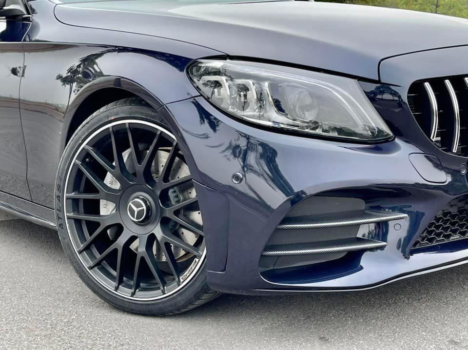 Mercedes-Benz C300 2019 - Giá 1 tỷ 679tr