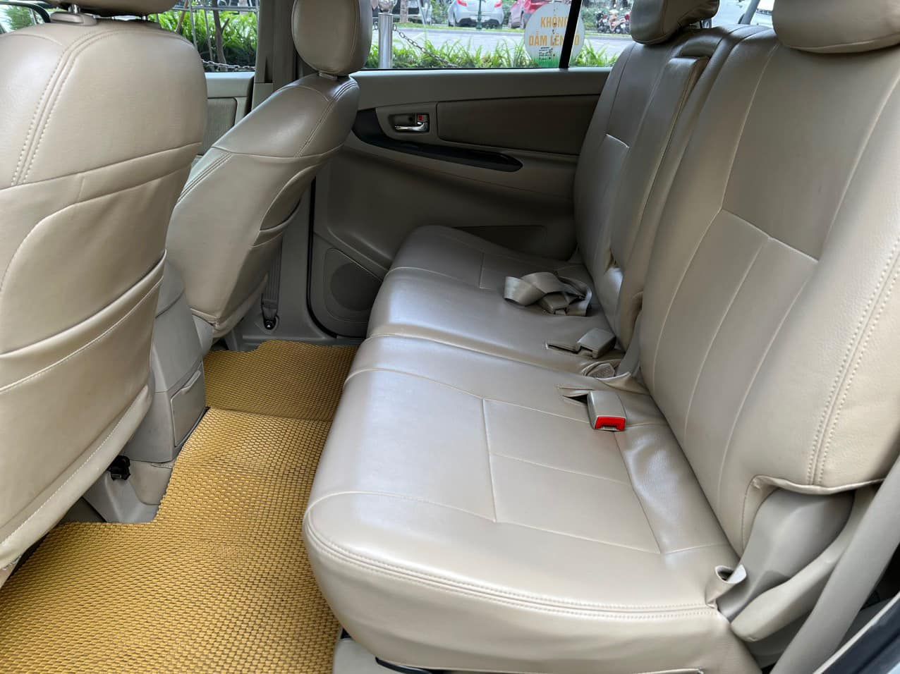 Toyota Innova 2014 - Màu bạc