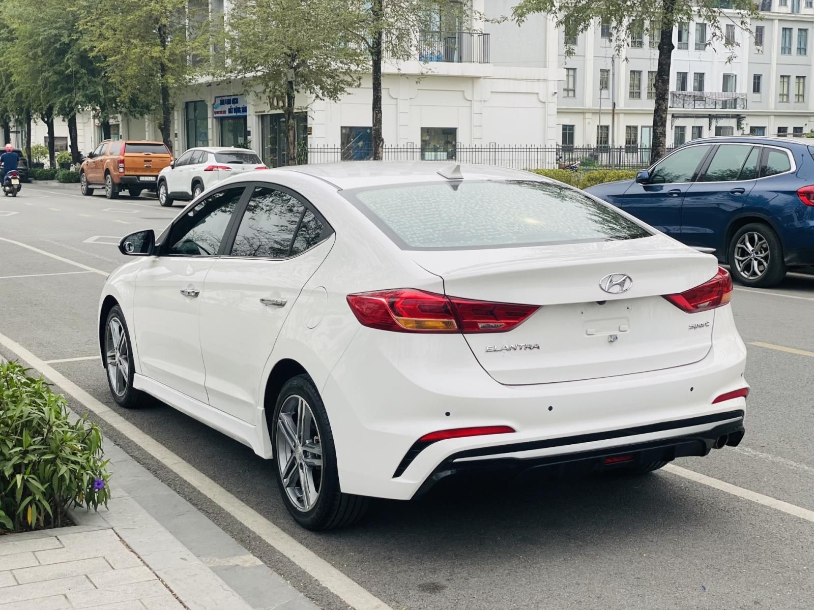 Hyundai Elantra 2018 - Xe ít sử dụng, giá 520tr