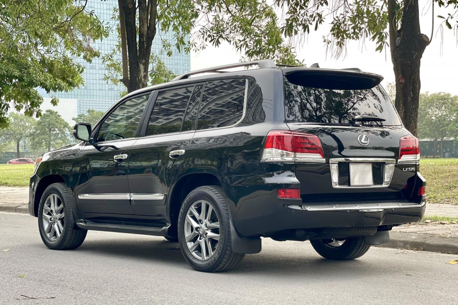 Lexus LX 570 2012 - Màu đen, xe nhập