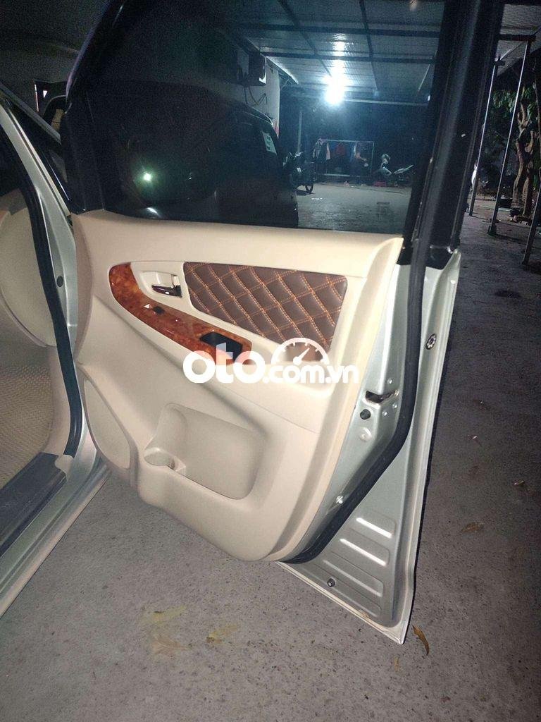 Toyota Innova 2008 - Xe màu bạc, 265tr