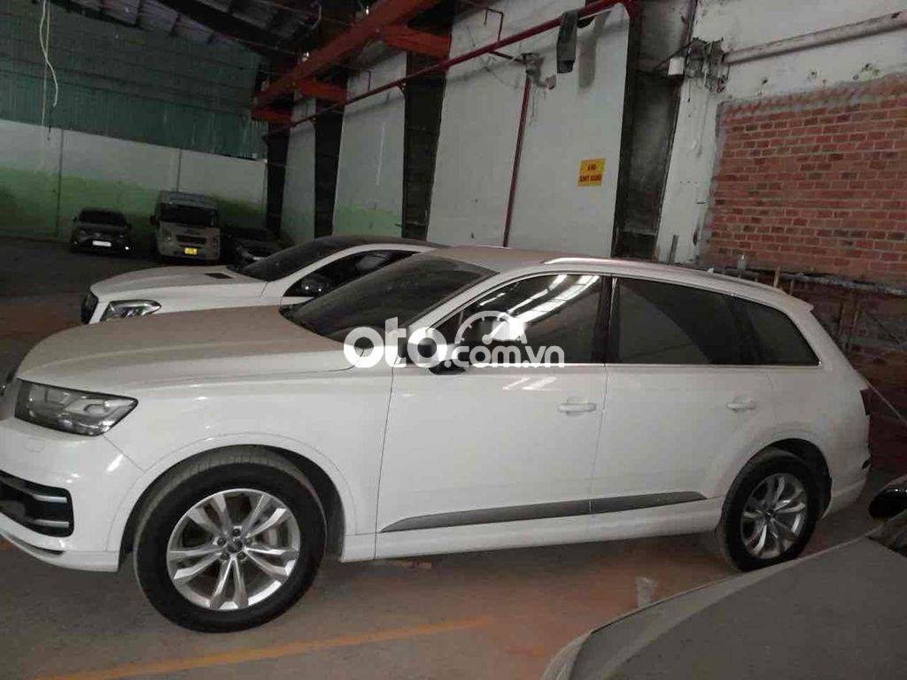 Audi Q7 ban xe đag su dug tot. moi bao duong toàn bộ xe. 2018 - ban xe đag su dug tot. moi bao duong toàn bộ xe.