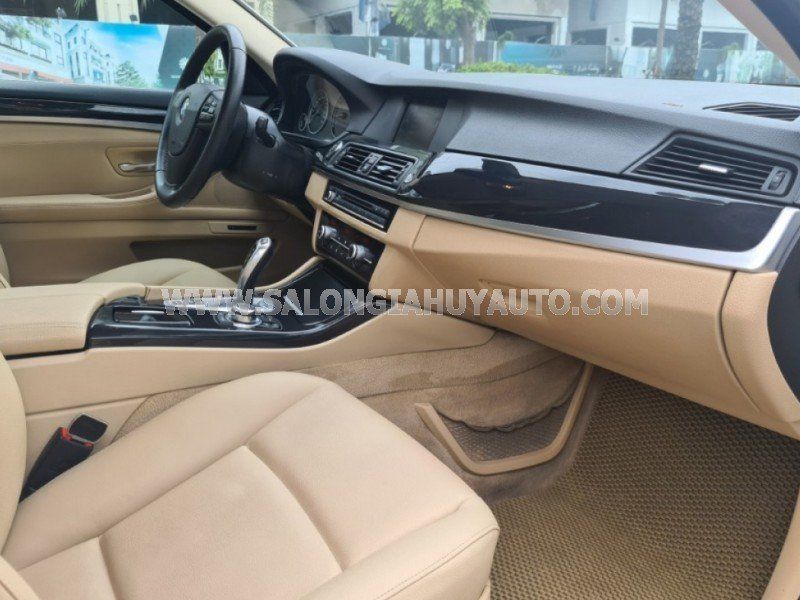 BMW 520i 2013 - Màu trắng nội thất kem