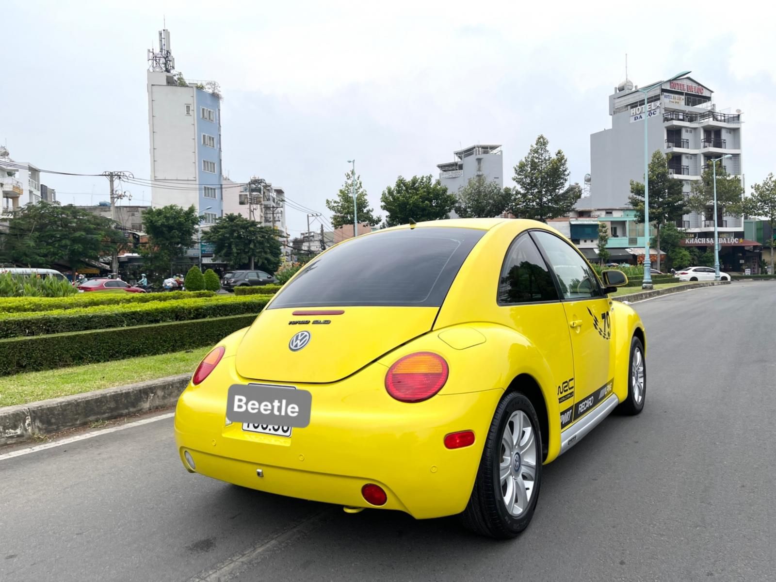 Volkswagen Beetle 2005 - 2.0 nhập Đức 2005 đủ đồ chơi nội thất đẹp, nệm da cao cấp. Nhà mua mới ít đi chạy