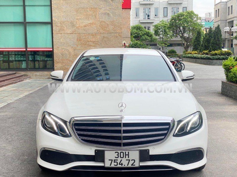 Mercedes-Benz E200 2018 - Trắng nội thất đen