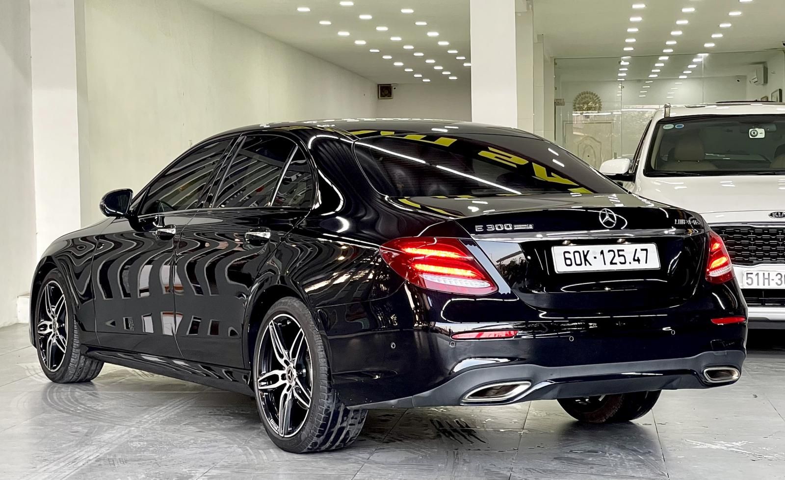 Mercedes-Benz E300 2020 - Mercedes E300 AMG nội thất nâu Saddle rất hiếm và cực kỳ đẹp