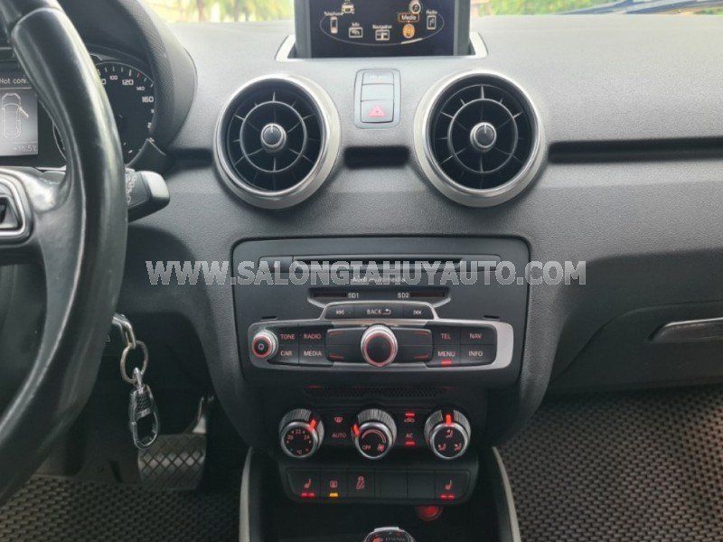 Audi A1 2010 - Giá 425 triệu