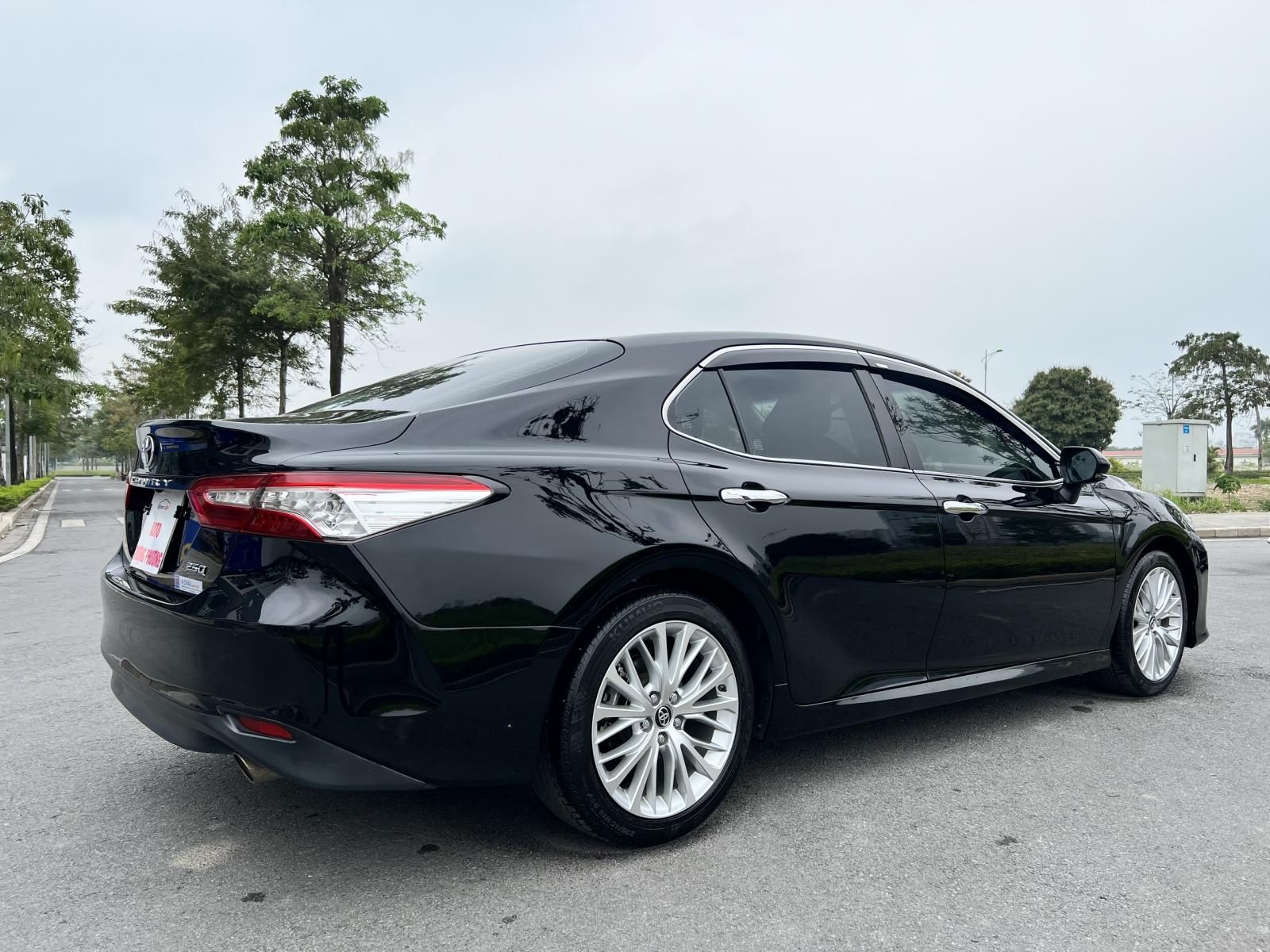 Toyota Camry 2019 - Đăng ký 2019, chính chủ, giá chỉ 965 triệu