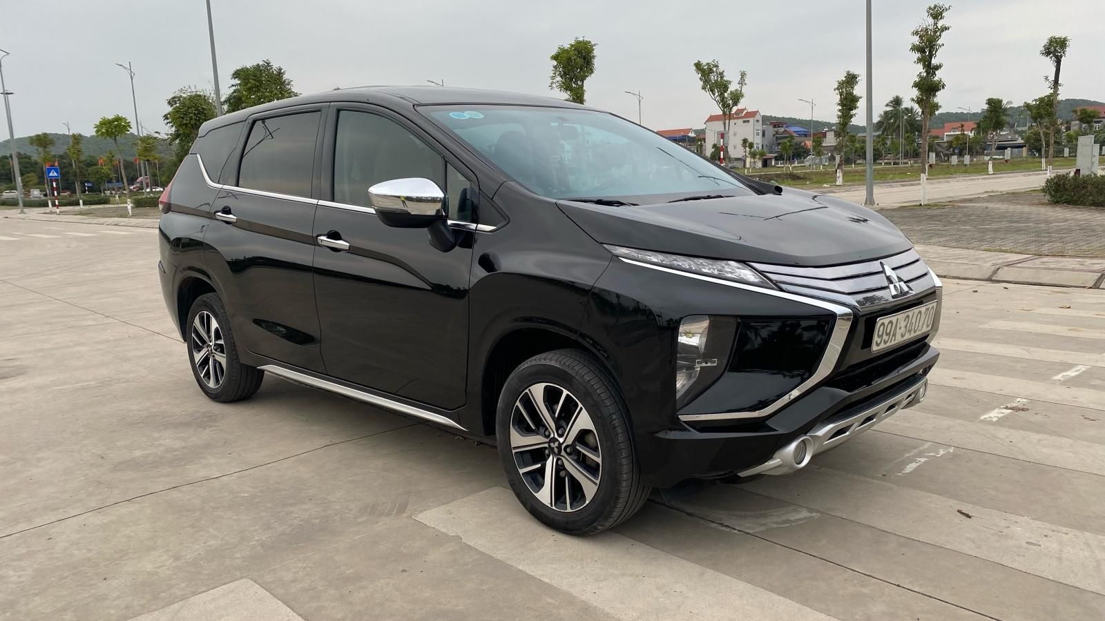 Mitsubishi Xpander Cross 2019 - Cần bán xe Mitsubishi Xpander AT số tự động, đời 2019 nhập khẩu nguyên chiếc giá tốt 529tr