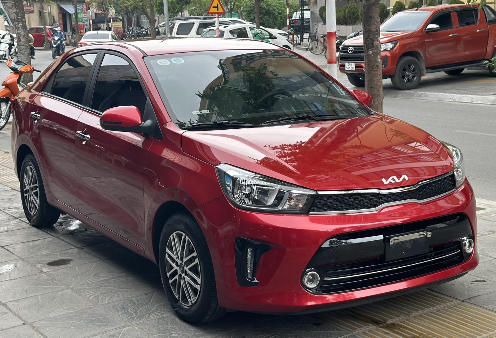 Kia Soluto 2022 - Màu đỏ