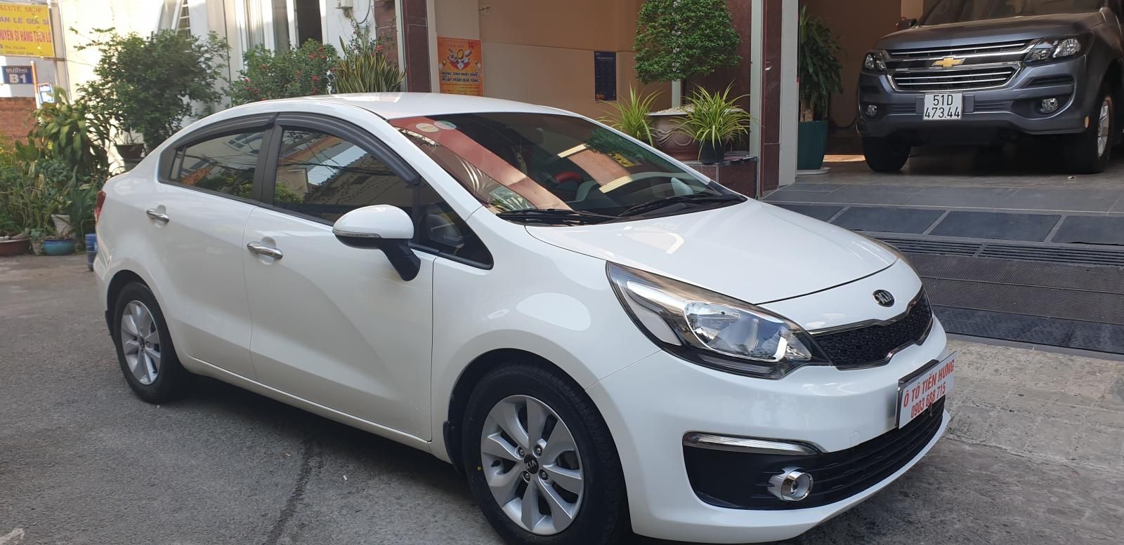 Kia Rio 2016 - Nhập khẩu 1.4 số tự động đời T6/2017 màu trắng mới 90%