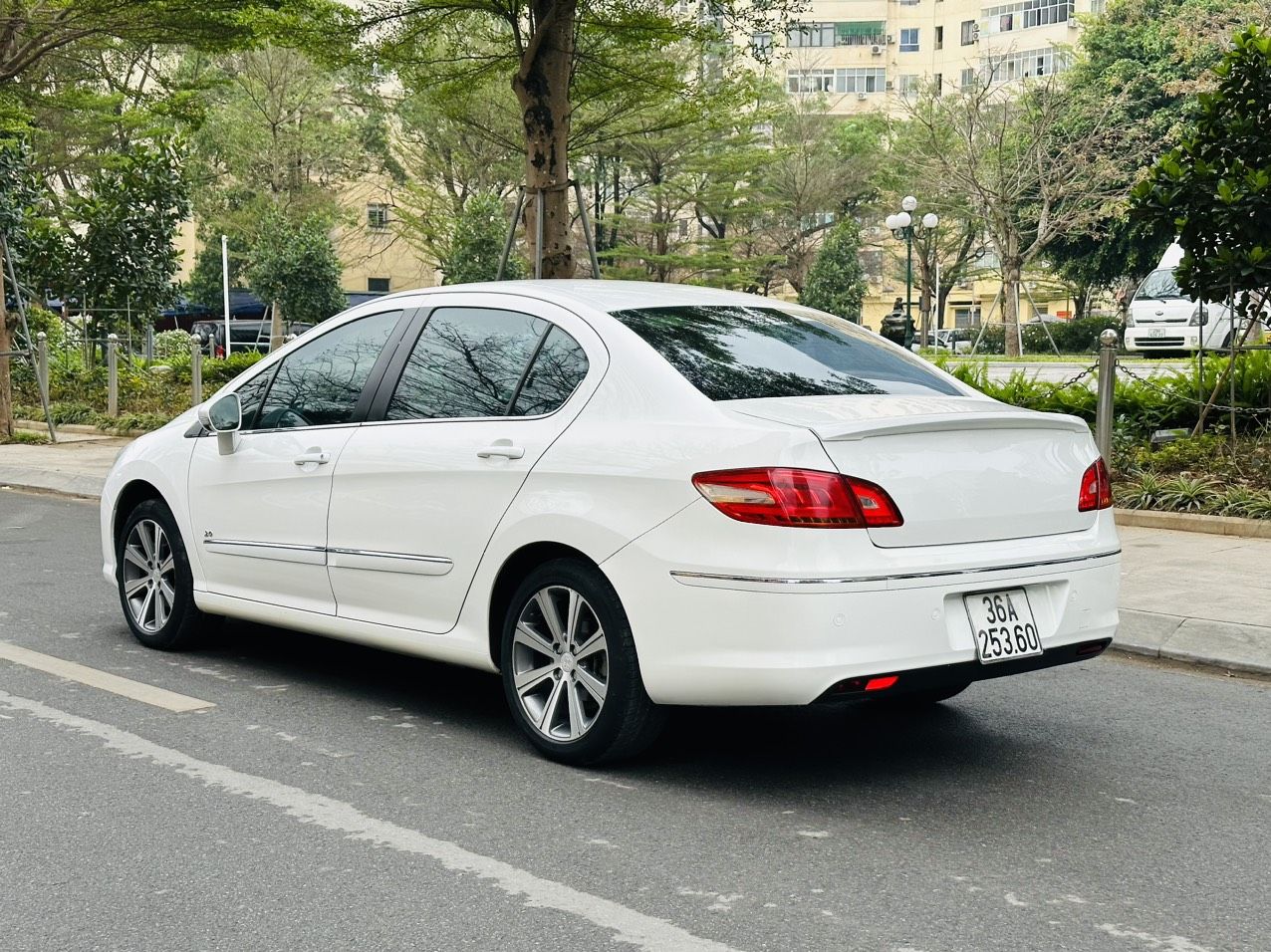 Peugeot 408 2014 - Màu trắng, xe chất giá rẻ