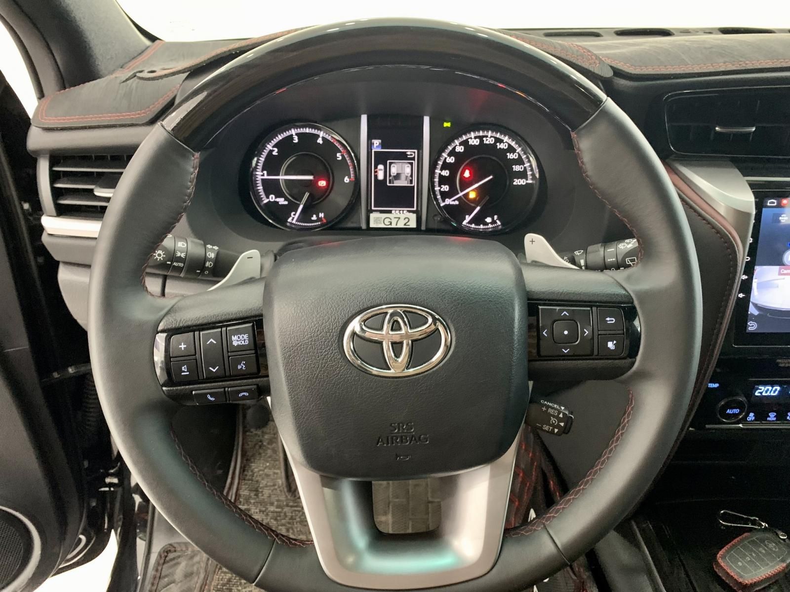 Toyota Fortuner 2021 - Màu đen