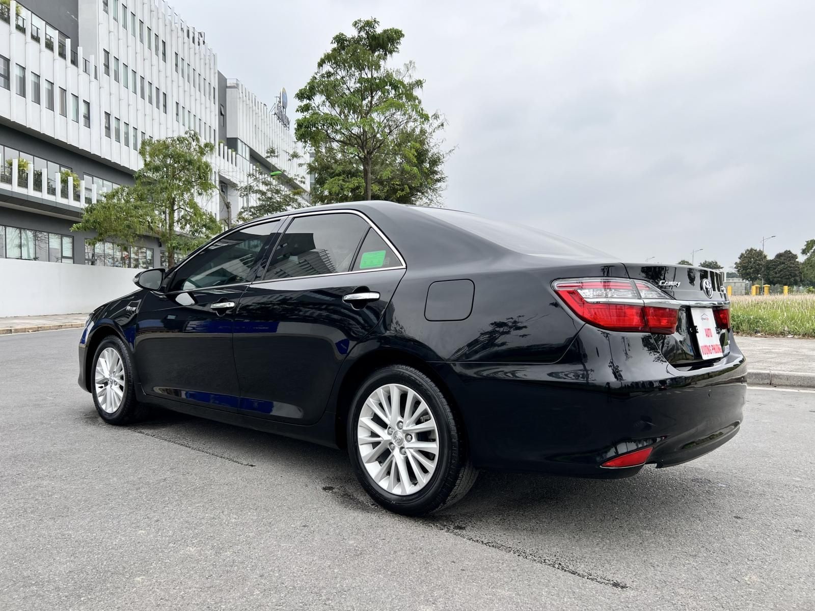 Toyota Camry 2019 - 1 chủ từ đầu, biển Hà Nội