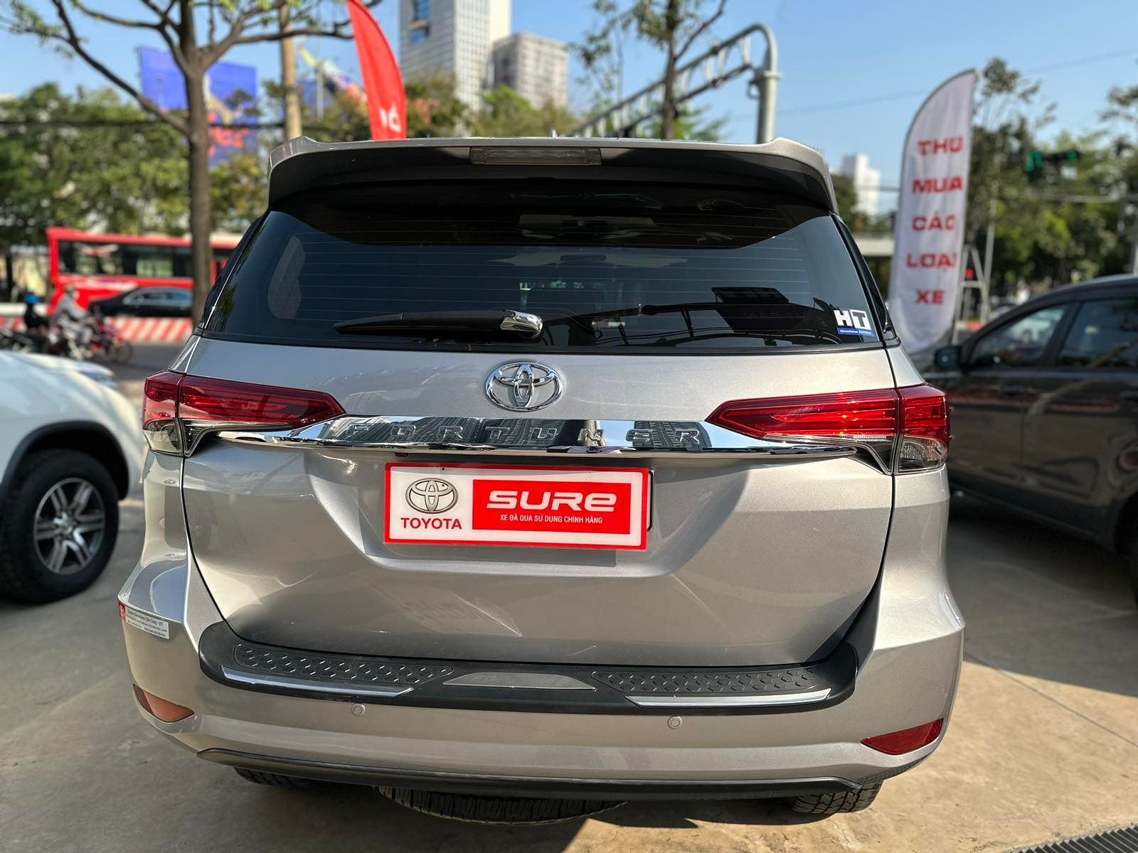 Toyota Fortuner 2019 - Màu bạc, nhập khẩu nguyên chiếc, 878 triệu