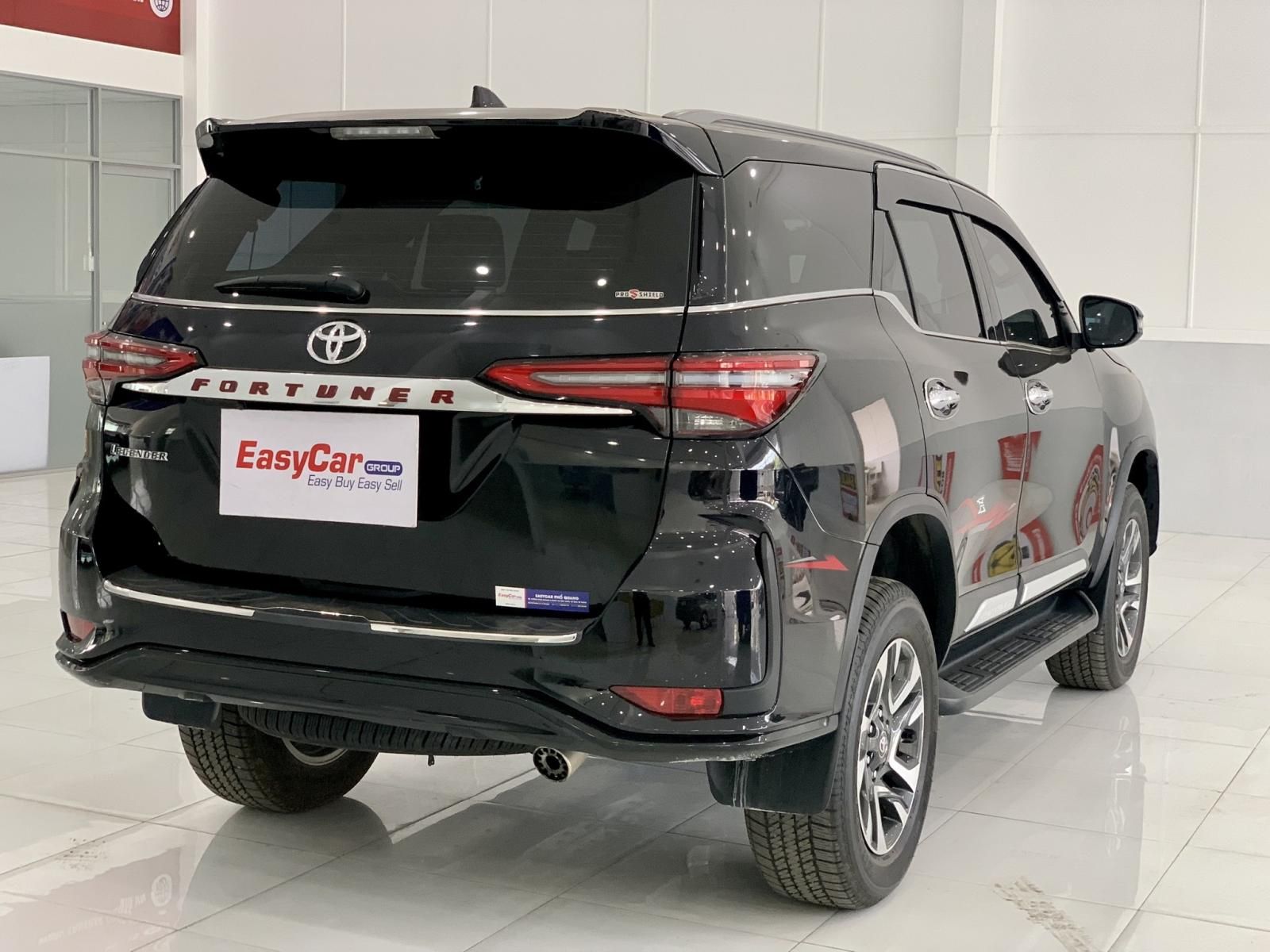 Toyota Fortuner 2021 - Màu đen