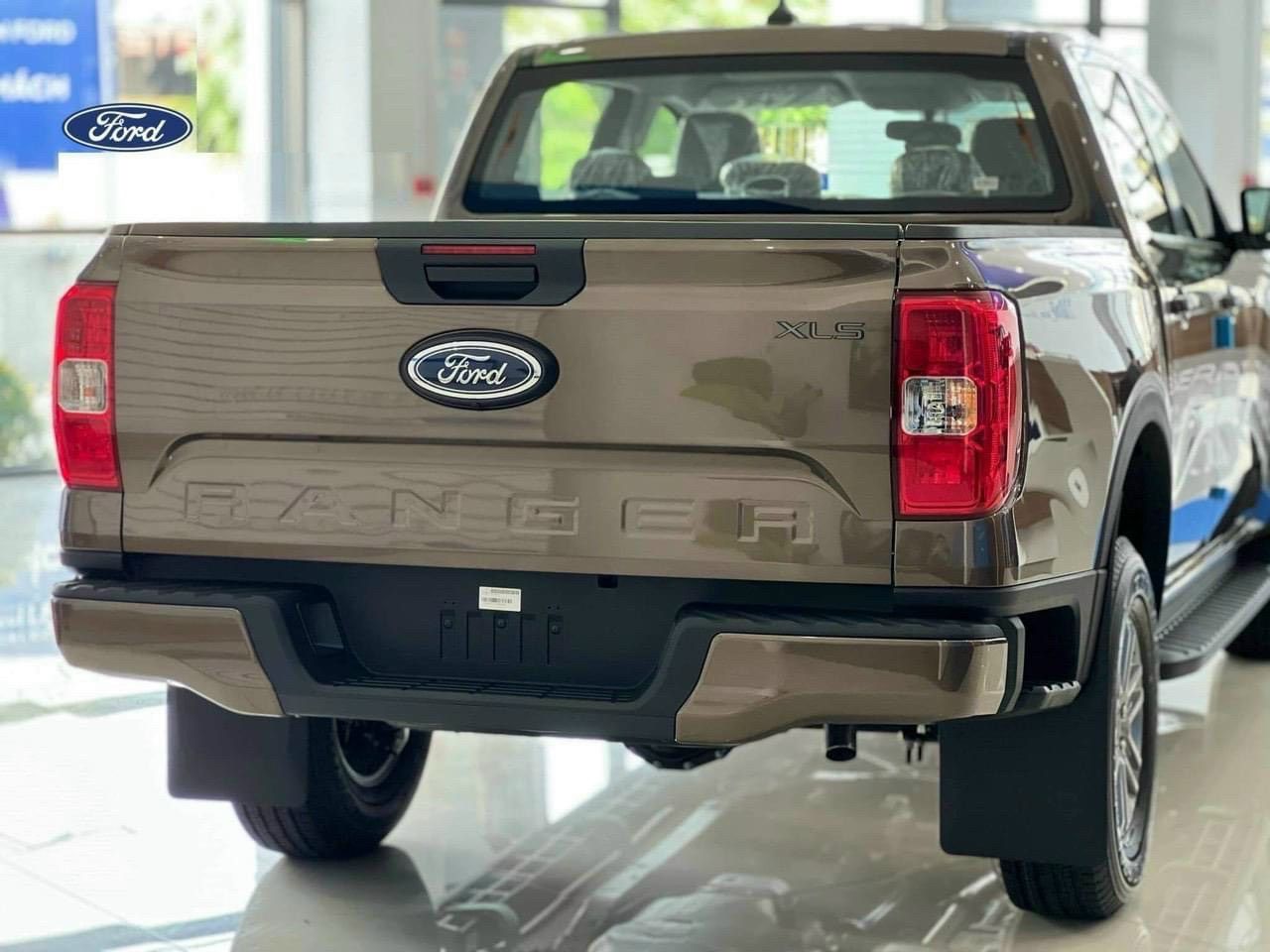 Ford Ranger 2023 - Ưu đãi tiền mặt - Tặng các phụ kiện giá trị chính hãng cao cấp