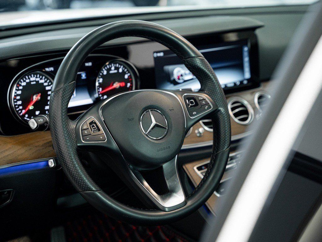 Mercedes-Benz E200 2018 - Xe chạy 2.5 vạn km