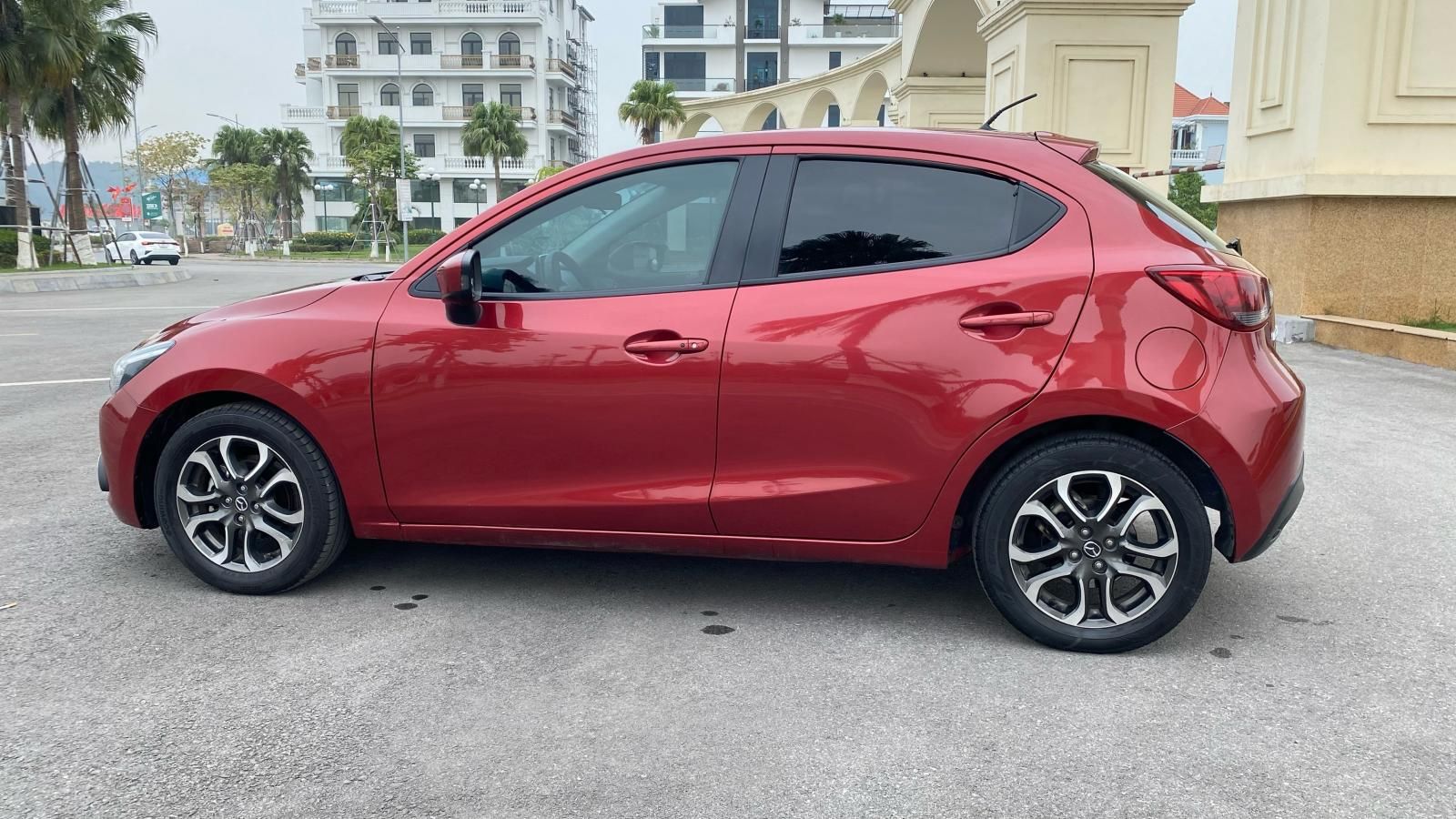 Mazda 2 2017 - Bản Hatchback số tự động 1.5 xe gia đình đẹp