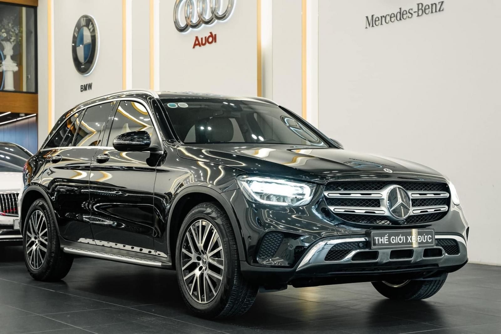 Mercedes-Benz GLC 200 2022 - Màu đen