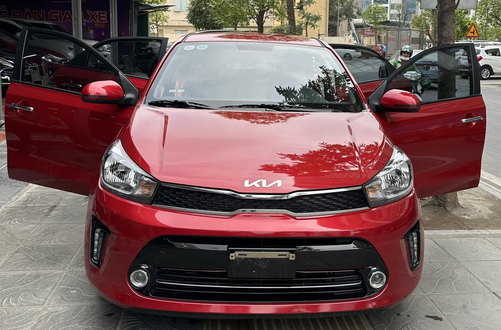 Kia Soluto 2022 - Màu đỏ