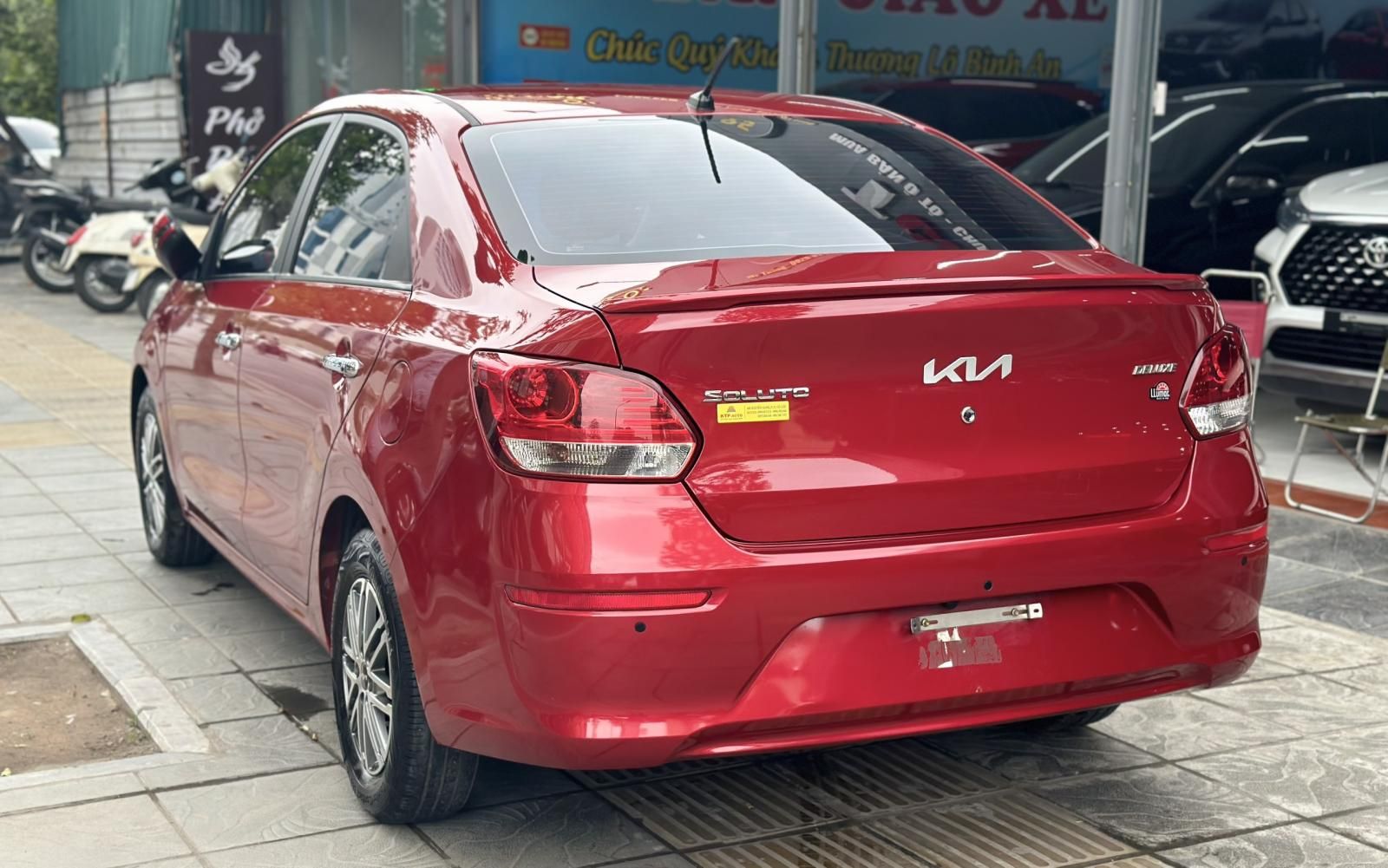 Kia Soluto 2022 - Màu đỏ