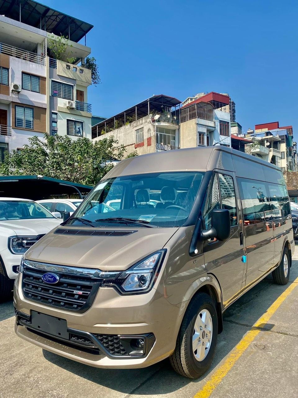 Ford Transit 2023 - Đại lý Ford Nha Trang xe đủ màu, giao ngay giá tốt nhất thị trường, nhiều ưu đãi khuyến mãi tiền mặt và phụ kiện