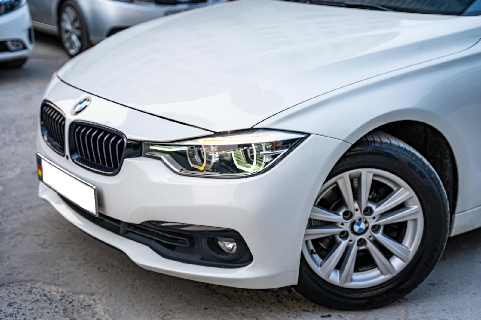 BMW 320i 2016 - Màu trắng, biển HN