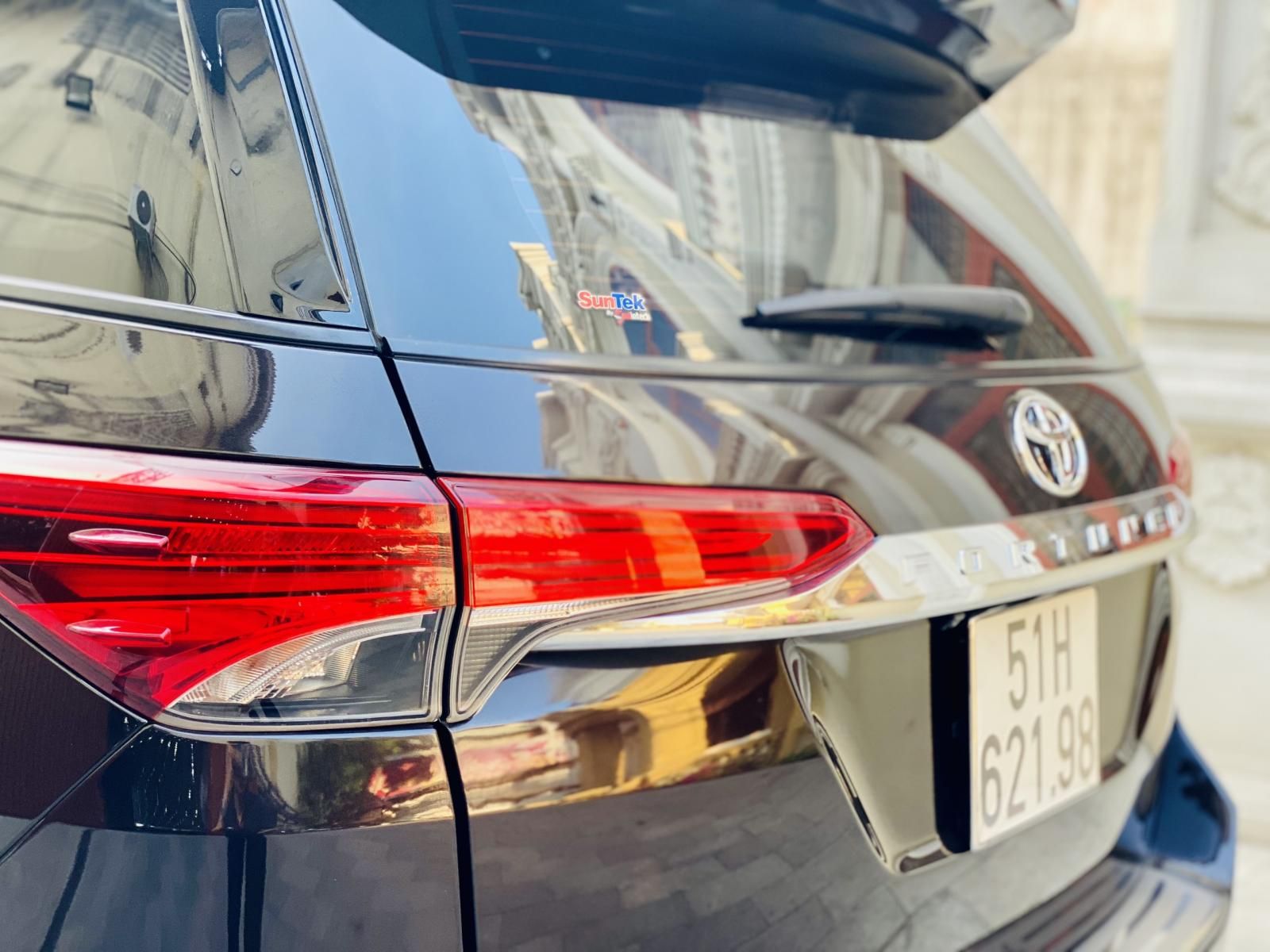 Toyota Fortuner 2019 - Màu đen, máy dầu