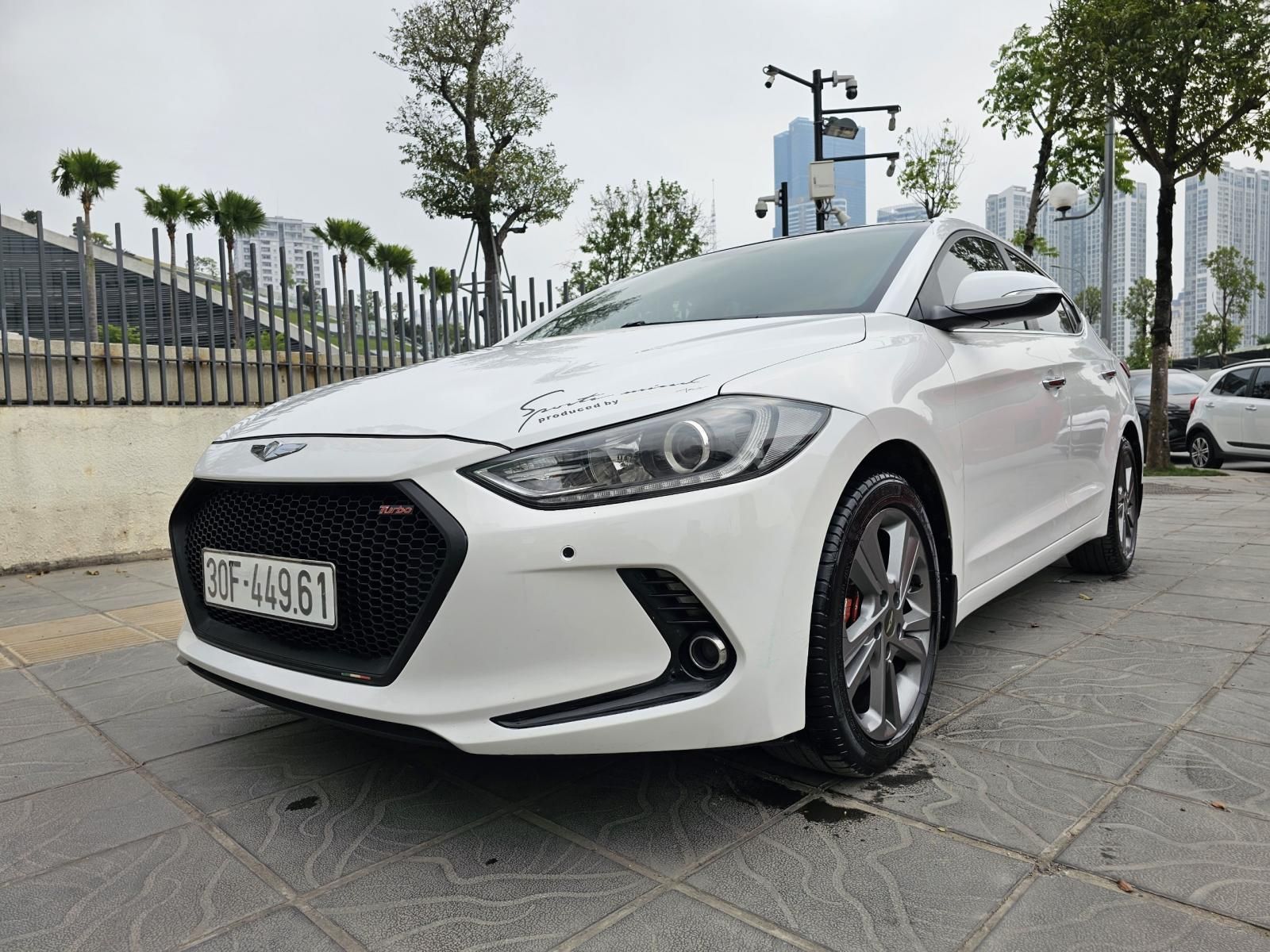 Hyundai Elantra 2016 - Full Option, xe cá nhân đi, biển Hà Nội