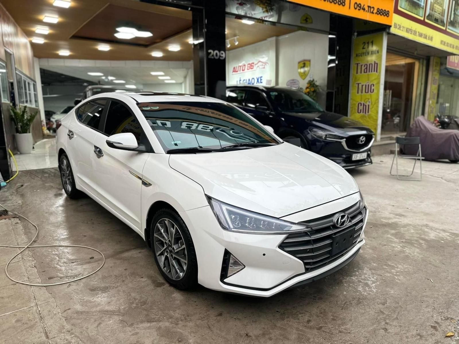 Hyundai Elantra 2021 - Xe siêu đẹp, chạy 2v km