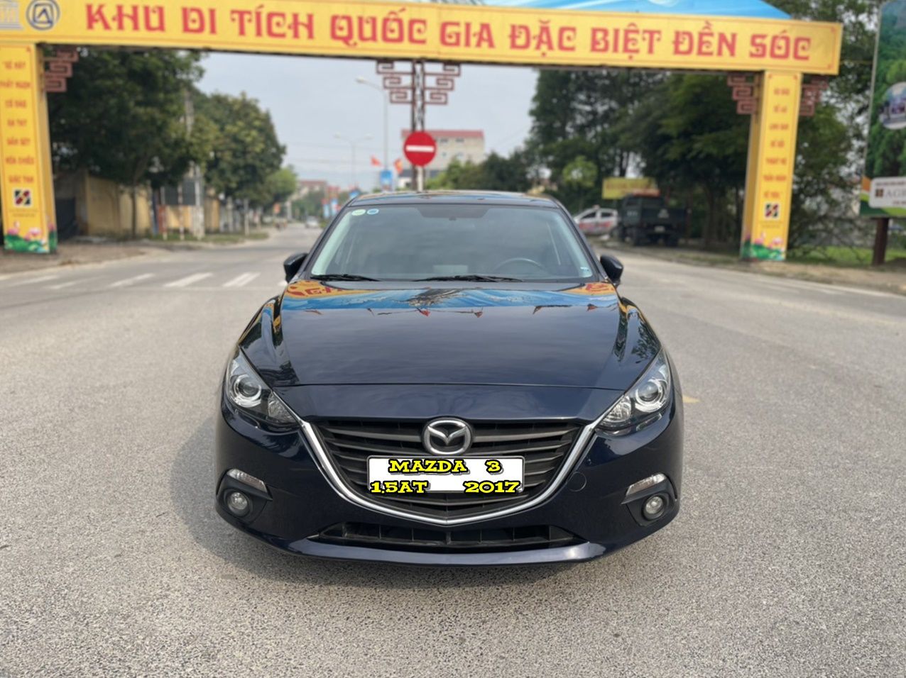 Mazda 3 2017 - 1 chủ từ mới lướt đúng 4v km xịn, màu xanh cavansite độc