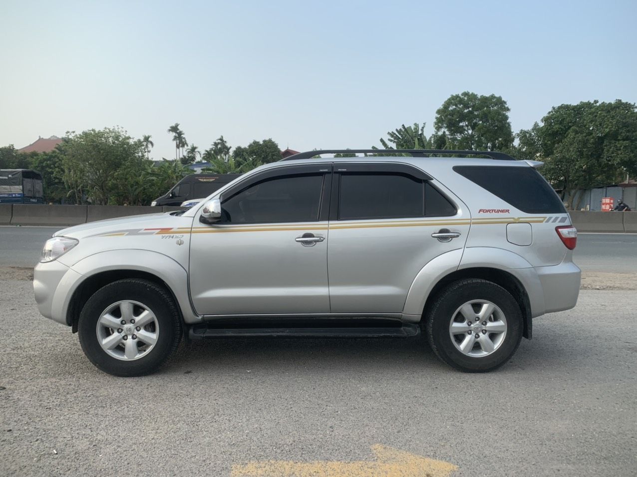 Toyota Fortuner 2010 - Chủ xe đi ít giữ gìn