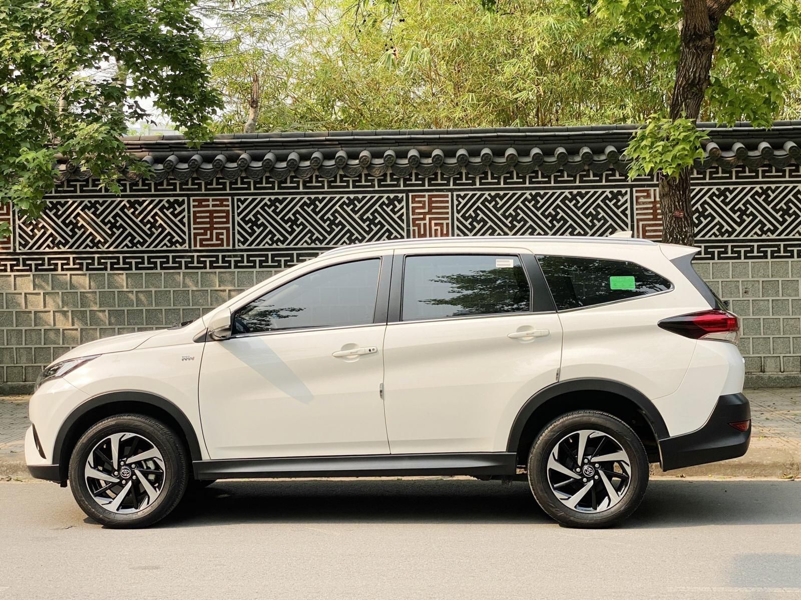 Toyota Rush 2021 - Màu trắng, giá 620tr