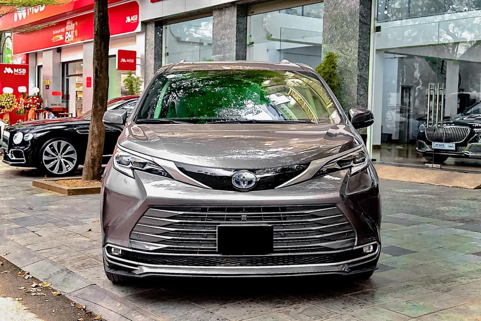 Toyota Sienna 2020 - Màu xám đặc biết hiếm có tại VN