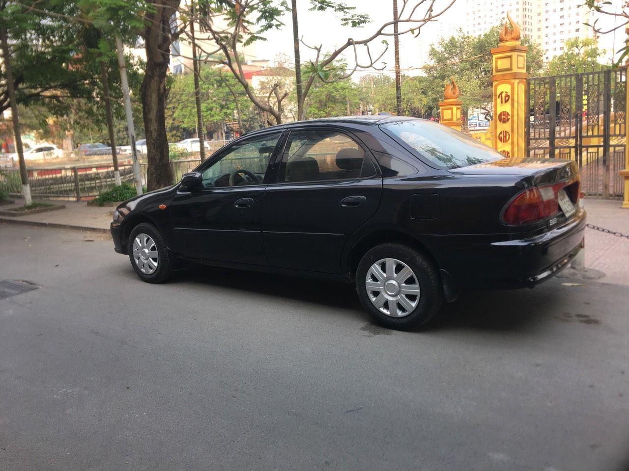 Mazda 323 2001 - Xe nhập khẩu Nhật, xe nỉ nguyên bản