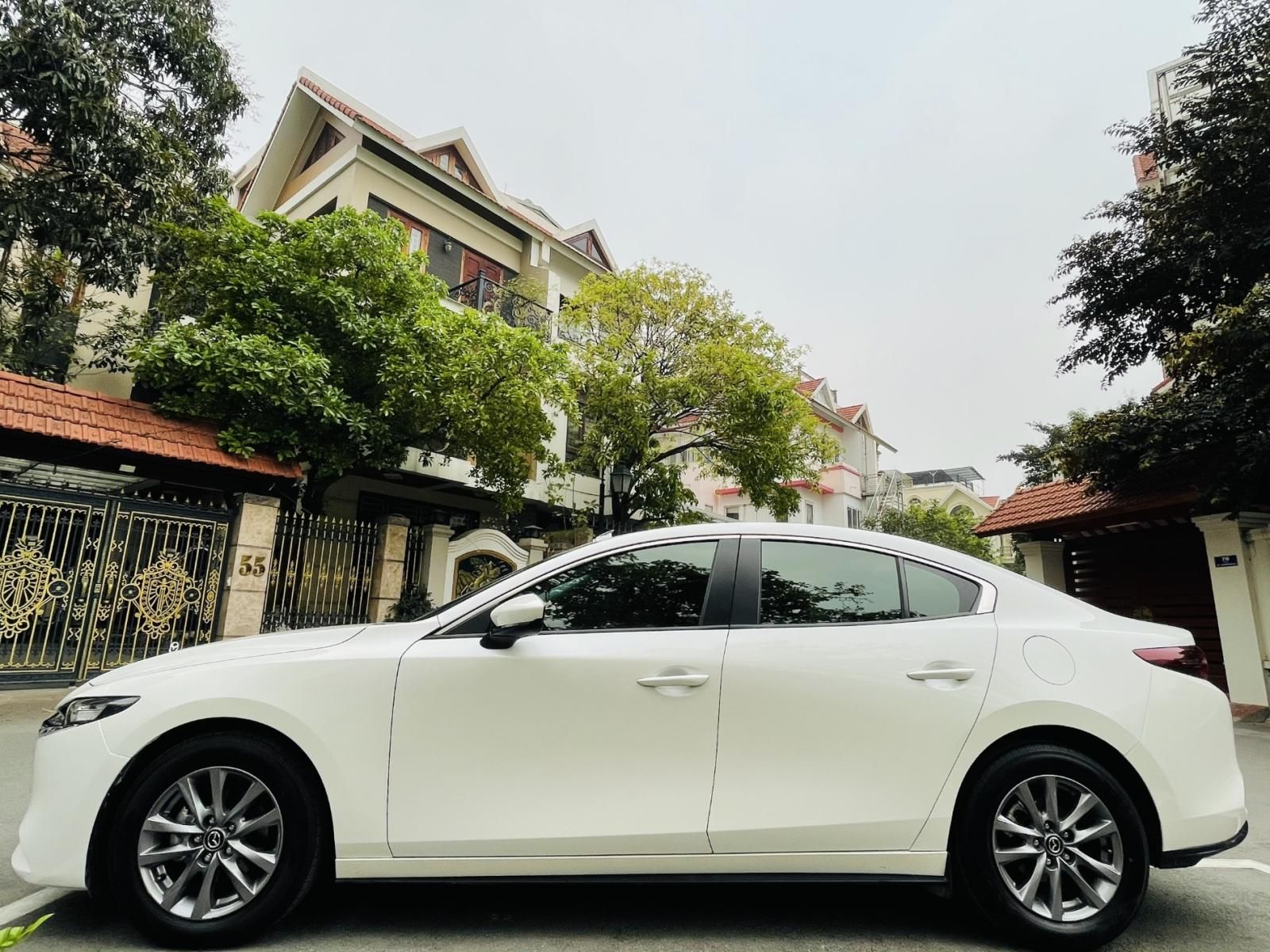 Mazda 3 2022 - Xe nhập giá 610tr