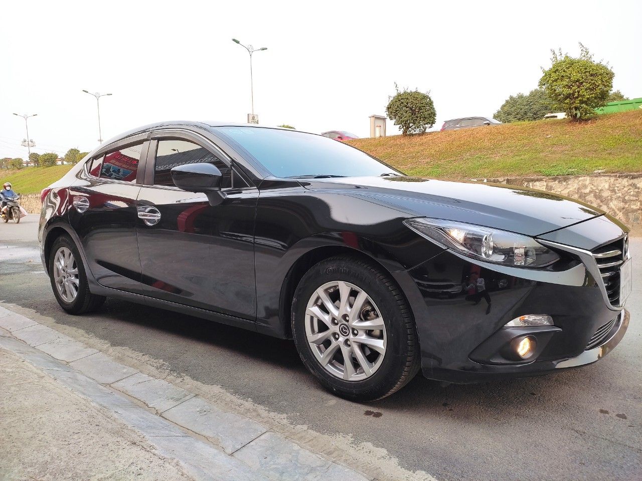 Mazda 3 2017 - Hỗ trợ trả góp 70%, xe đẹp, giá tốt giao ngay