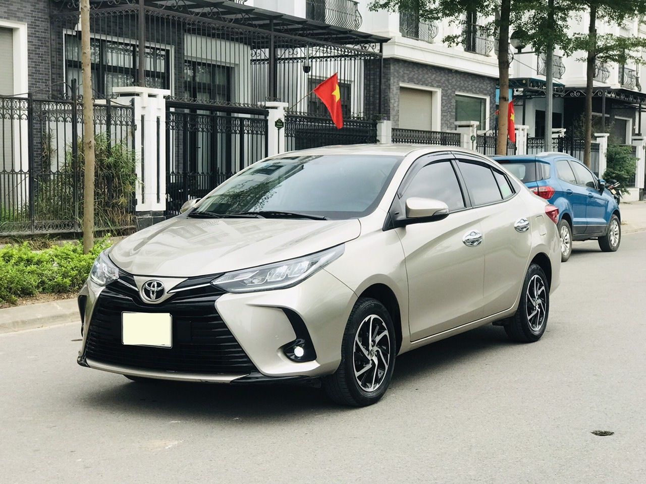 Toyota Vios 2017 - Cần bán gấp xe đăng ký lần đầu 2021 mới 95% giá chỉ 535tr