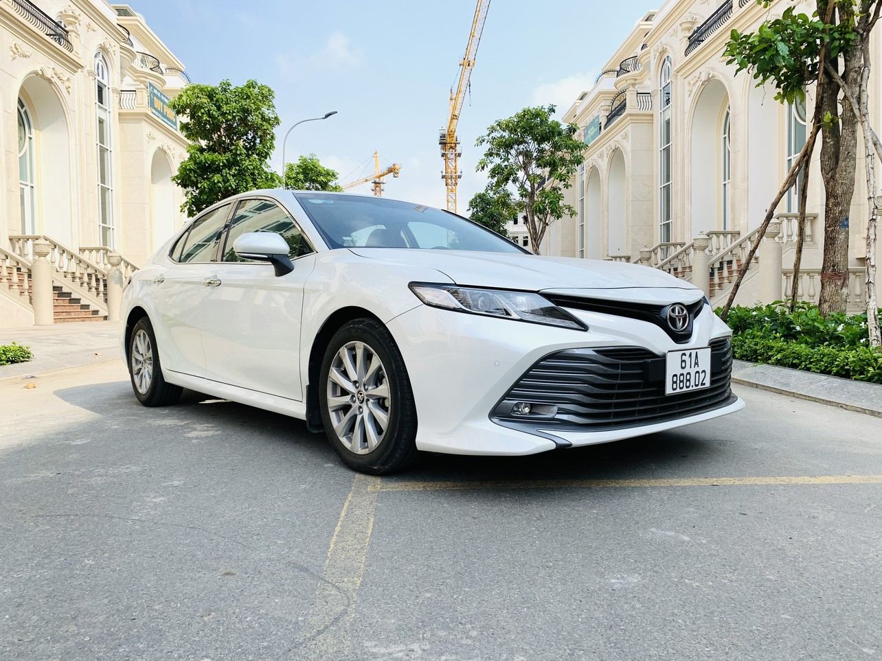 Toyota Camry 2020 - Nhập Thái, siêu lướt 17.000km cực đẹp, biển Bình Dương