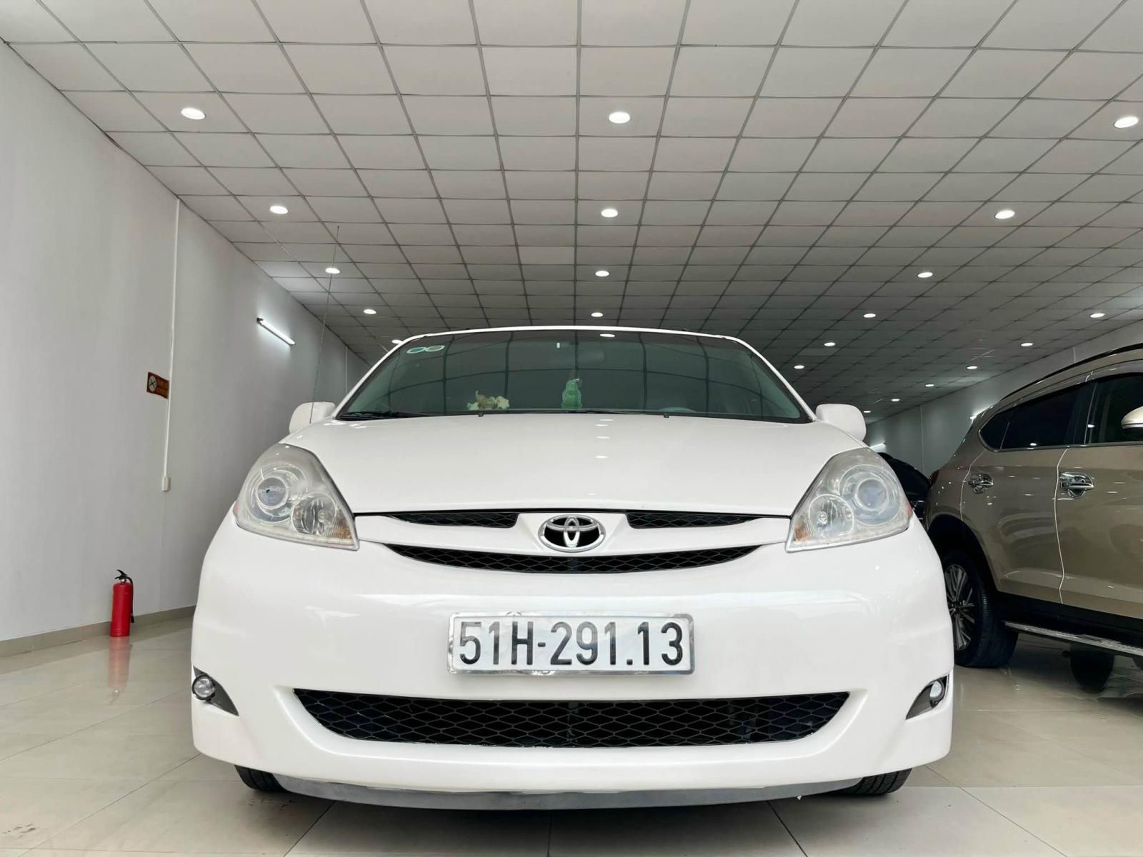 Toyota Sienna 2007 - Màu trắng, số tự động