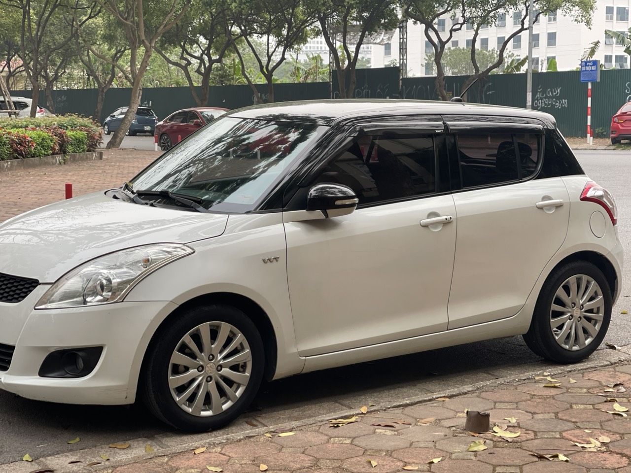 Suzuki Swift 2017 - Bán xe ô tô đăng ký 2018 chính chủ