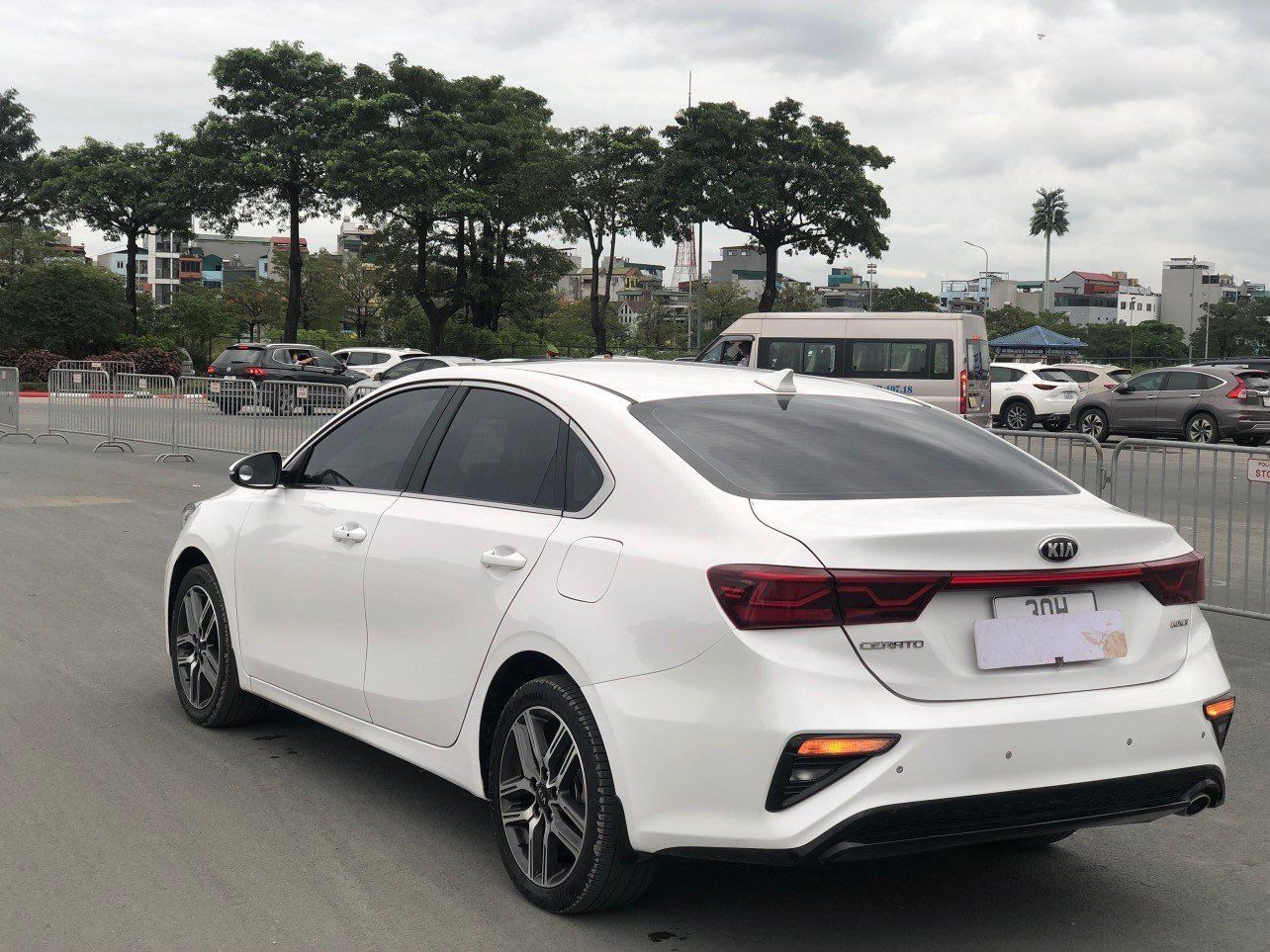 Kia Cerato 2021 - Xe màu trắng