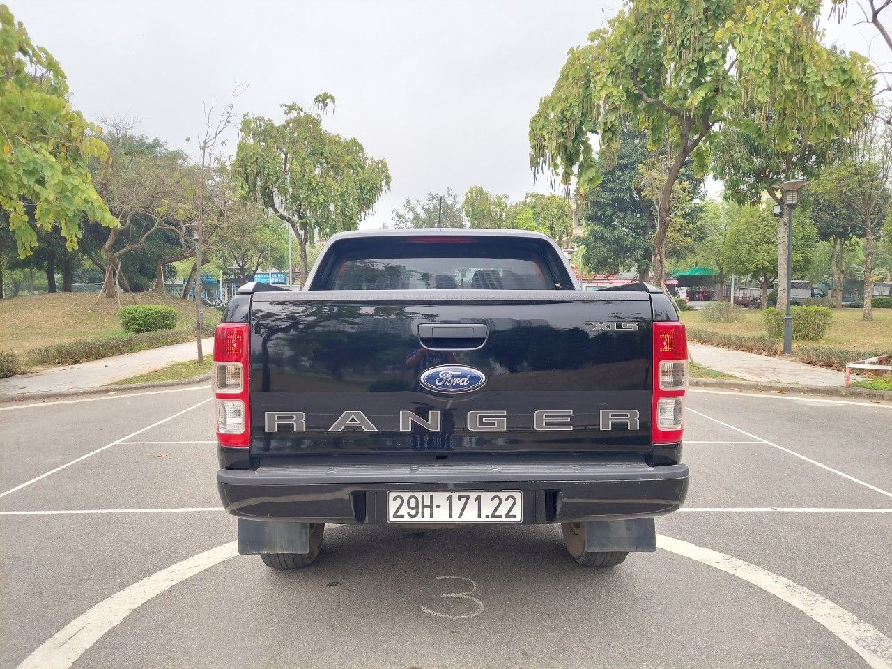 Ford Ranger 2018 - Cần bán lại xe đăng ký lần đầu 2018 ít sử dụng giá tốt 565tr