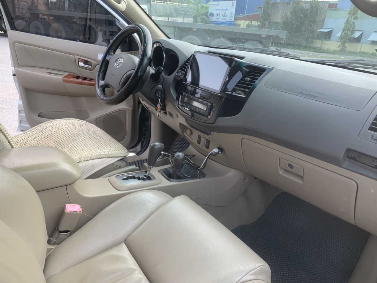 Toyota Fortuner 2010 - Chủ xe đi ít giữ gìn