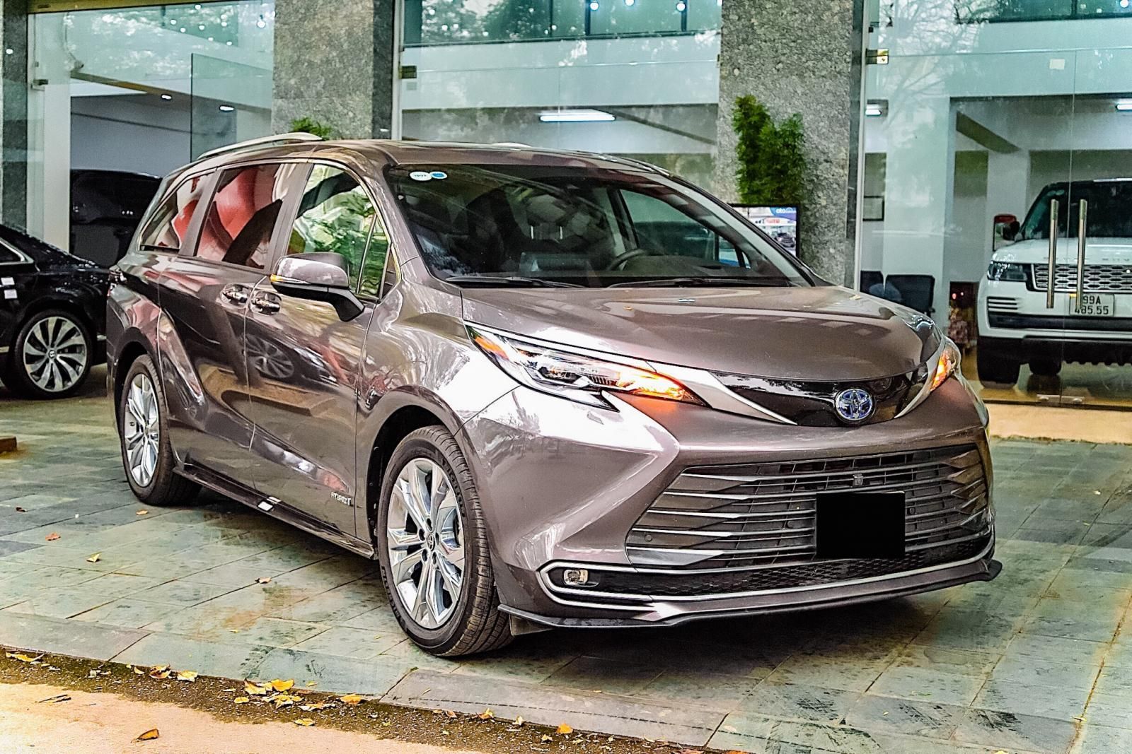 Toyota Sienna 2020 - Màu xám đặc biết hiếm có tại VN